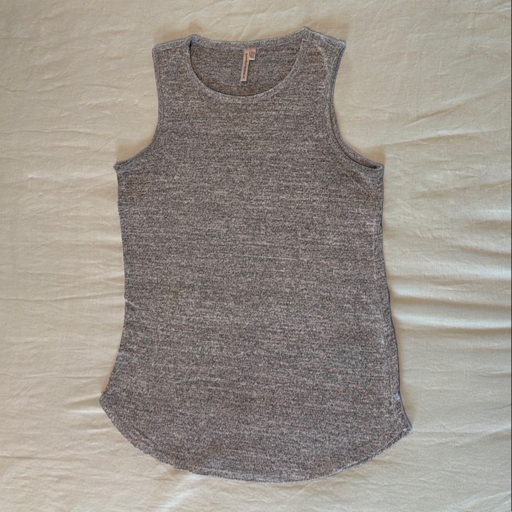 Banana Republic Gray knit sleeveless top. Size XS.